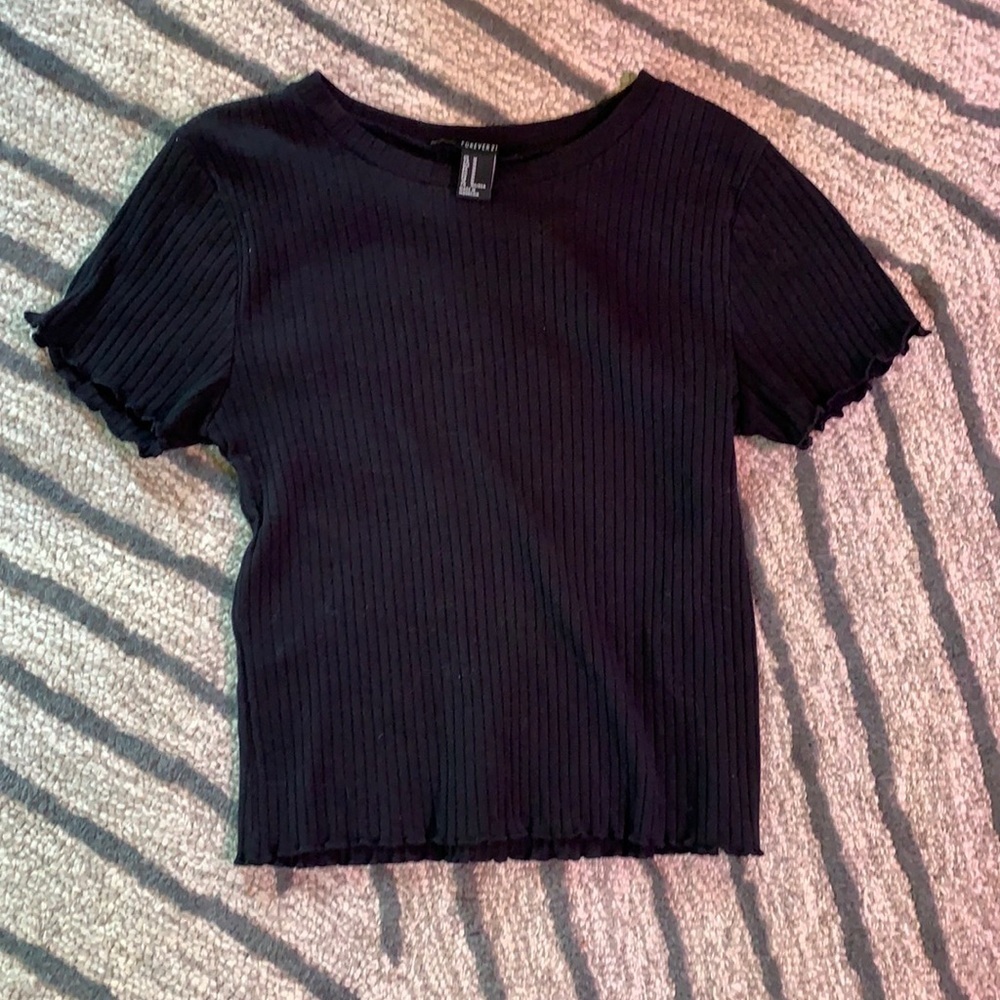 Forever 21 Black Cropped Tee